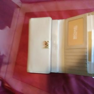 Michael Kors Bags - Michael Kors wallet Michael Kors Bags - Michael Kors wallet
